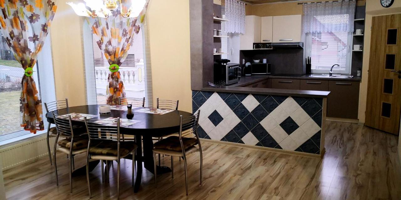 Apartmany Riviera A Chalupa Riviera Liptov, Bešeňová エクステリア 写真
