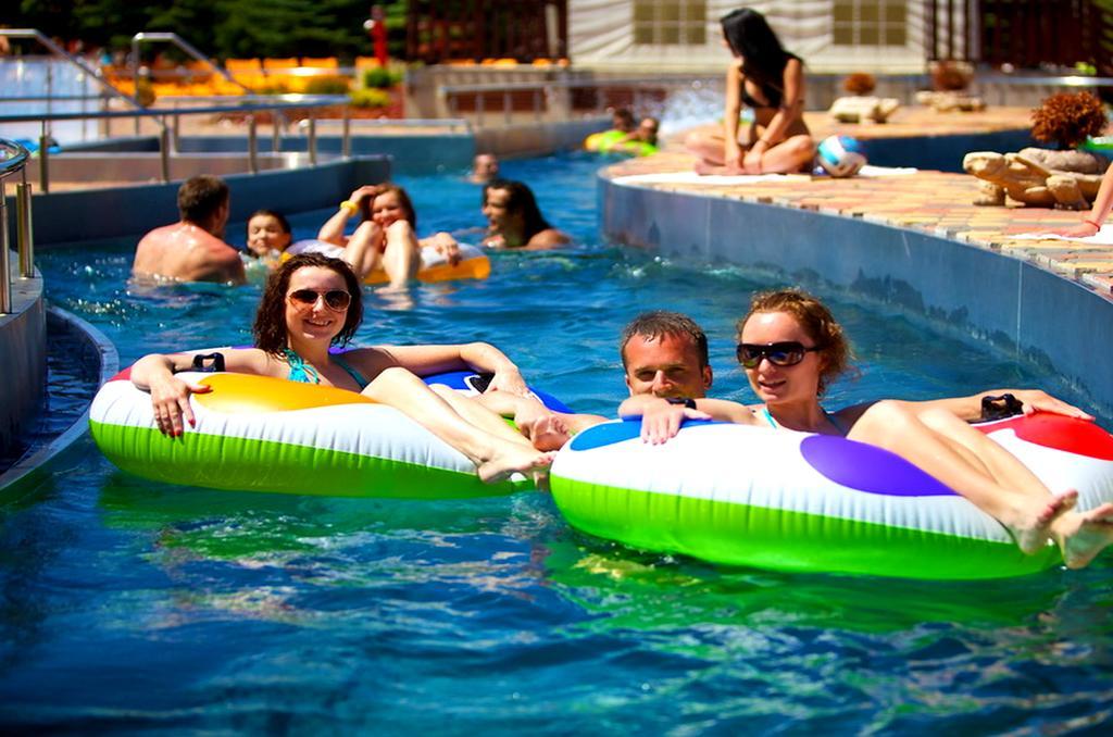 Apartmany Riviera A Chalupa Riviera Liptov, Bešeňová エクステリア 写真